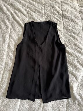Eclipse Black Sleeveless V-Neck Split-Front Camisole